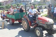 Podivínský mazec nabídl svůj třináct ročník. Jedinečná traktoriáda na Břeclavsku lákala poslední červencovou sobotu na spanilou jízdu, závody i přehlídku několika veteránů.