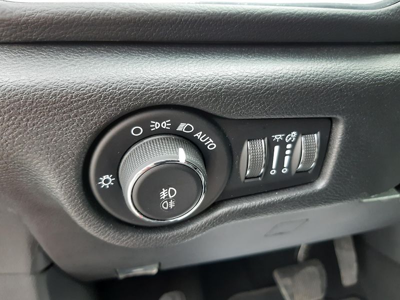 Chrysler Pacifica (2019) 3,6L SPORT, REZERVACE - fotka 26 z 48