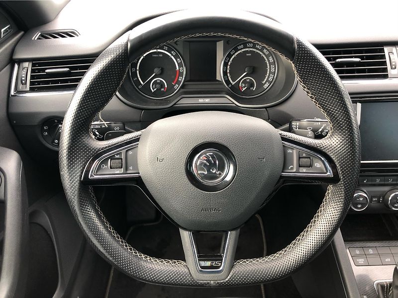 Škoda Octavia Combi 2,0 TDI RS - fotka 17 z 30