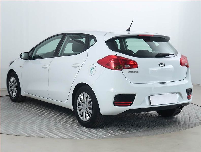 Kia Ceed (2017) 1.4 CVVT, Serv.kniha - fotka 4 z 15