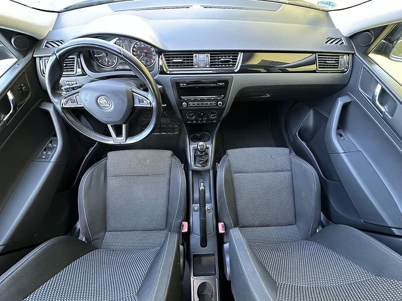 Škoda Rapid (2015) 1.2TSI/77kW *1.Maj. * PANORAMA - fotka 11 z 31