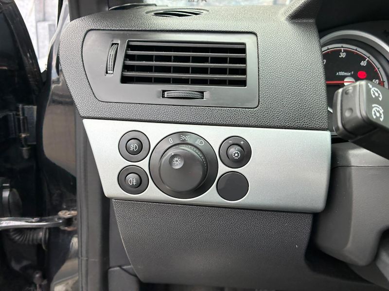Opel Astra (2008) 1.9 CDTi, 110KW, GTC - fotka 19 z 29