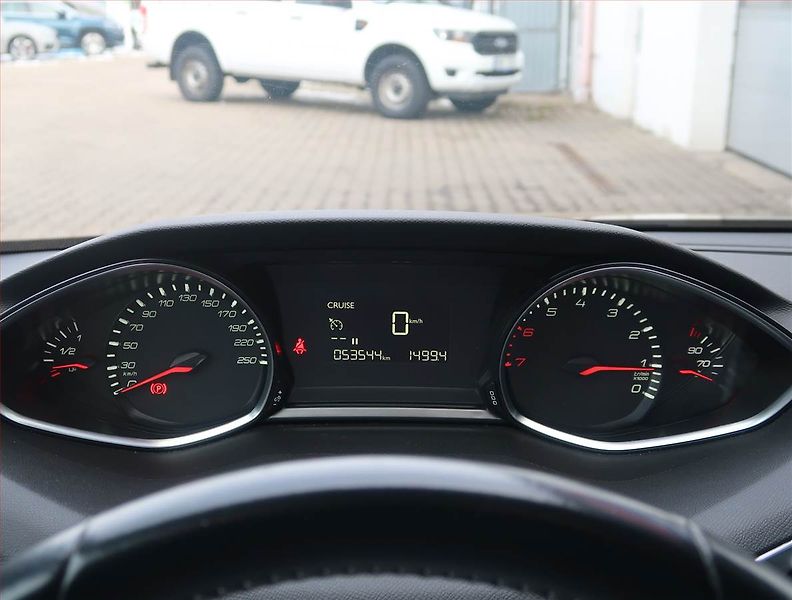 Peugeot 308 (2018) 1.2 PureTech, Serv.kniha - fotka 11 z 14