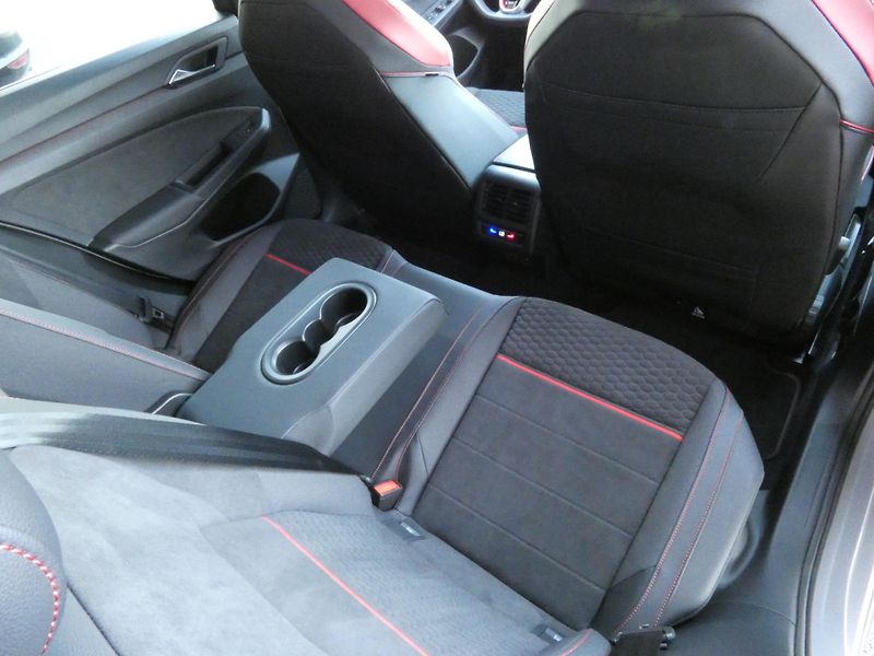 Volkswagen Golf GTI Clubsport Performance 2.0 - fotka 26 z 30