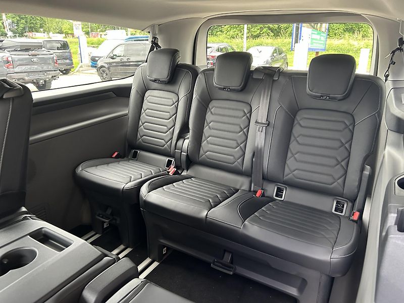 Ford Tourneo Custom Titanium L2 2.0 EcoBlue 110 kW - fotka 12 z 36
