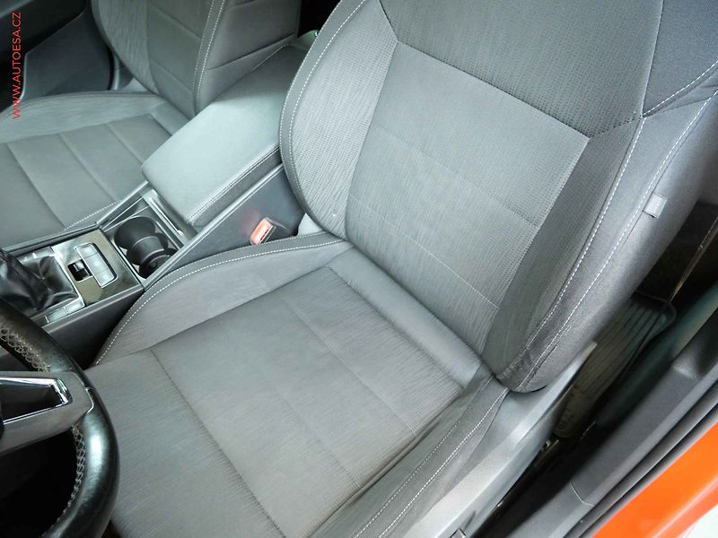 Škoda Superb (2016) 2.0TDi, ČR, Bixen, AC, park - fotka 9 z 21