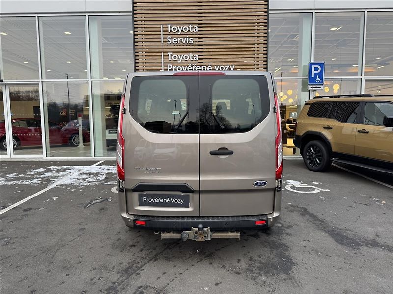 Ford Transit Custom 2,0 TITANIUM L1 - fotka 17 z 19