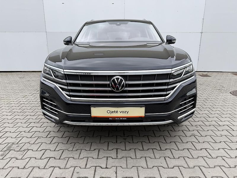 Volkswagen Touareg V6 4M 3,0 TDi 210 kW Elegance - fotka 4 z 25