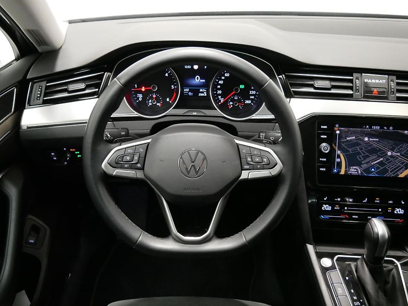 Volkswagen Passat - fotka 8 z 25