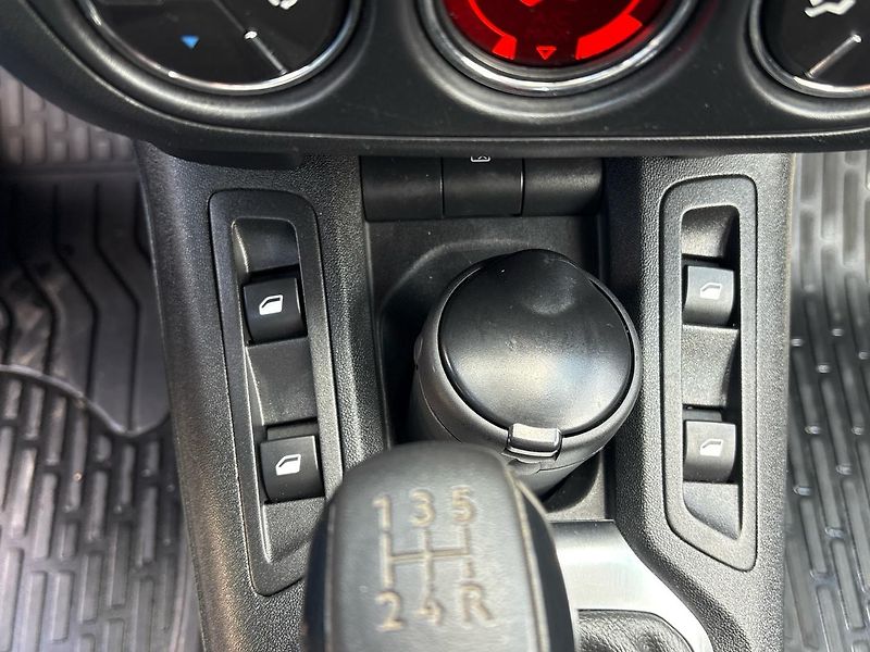 Peugeot 301 (2013) 1.6 85kW Allure tažné - fotka 18 z 21