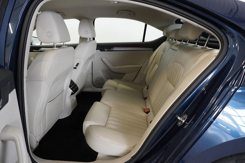 Škoda Superb (2019) 2.0TDi 110 kW, DSG7+ZIMNÍ SADA - fotka 18 z 35