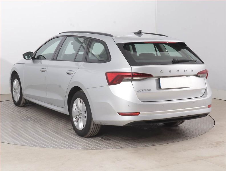Škoda Octavia (2022) Ambition 2.0 TDI, ČR,1.maj - fotka 4 z 15