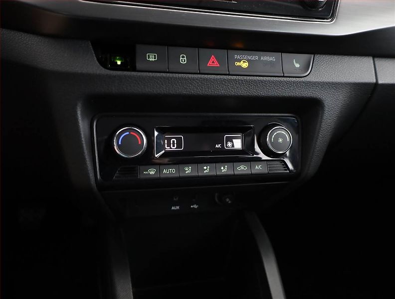 Škoda Fabia (2018) 1.0 TSI, Serv.kniha, Tempomat - fotka 10 z 19