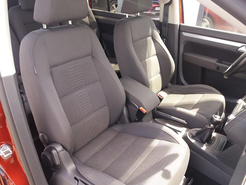 Volkswagen Touran 1.4TSi,103kW,7.MÍST,XENONY! - fotka 15 z 29