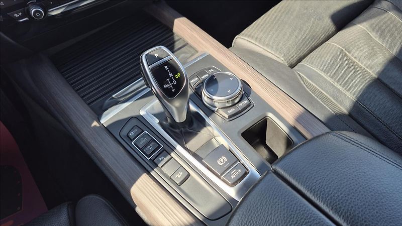BMW X5 3,0 230 Kw 40d Xdrive ČR - fotka 19 z 30