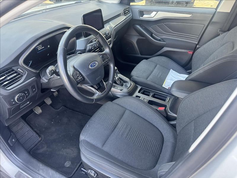 Ford Focus 2,0 TDCi Active - fotka 11 z 22