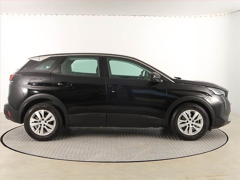 Peugeot 3008 (2022) 1.2 PureTech - fotka 6 z 18