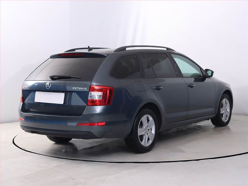 Škoda Octavia (2014) 1.6 TDI, Automat, Navi - fotka 5 z 20