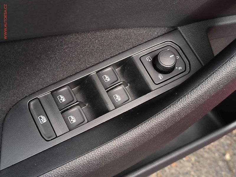 Škoda Kamiq (2024) 1.0 TSi, Selection, DSG - fotka 22 z 24