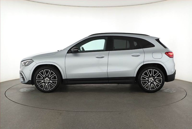 Mercedes-Benz GLA (2025) 200 d - fotka 3 z 28
