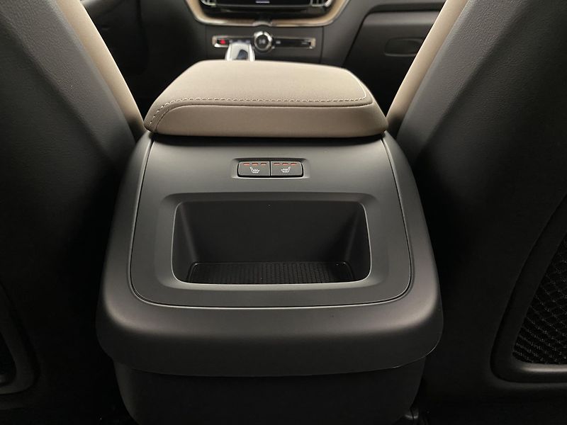Volvo XC60 (2026) B5 AWD AUT DARK PLUS  - fotka 67 z 67