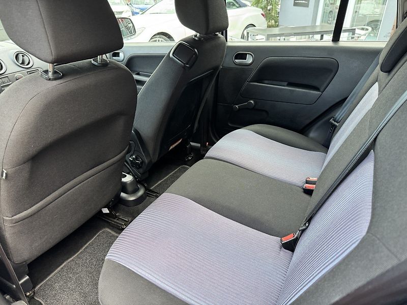 Ford Fusion (2010) 1.4i Style Klima Winter Paket - fotka 21 z 47