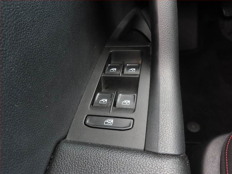 Škoda Octavia (2019) Ambition 1.5 TSI, Serv.kniha - fotka 15 z 16