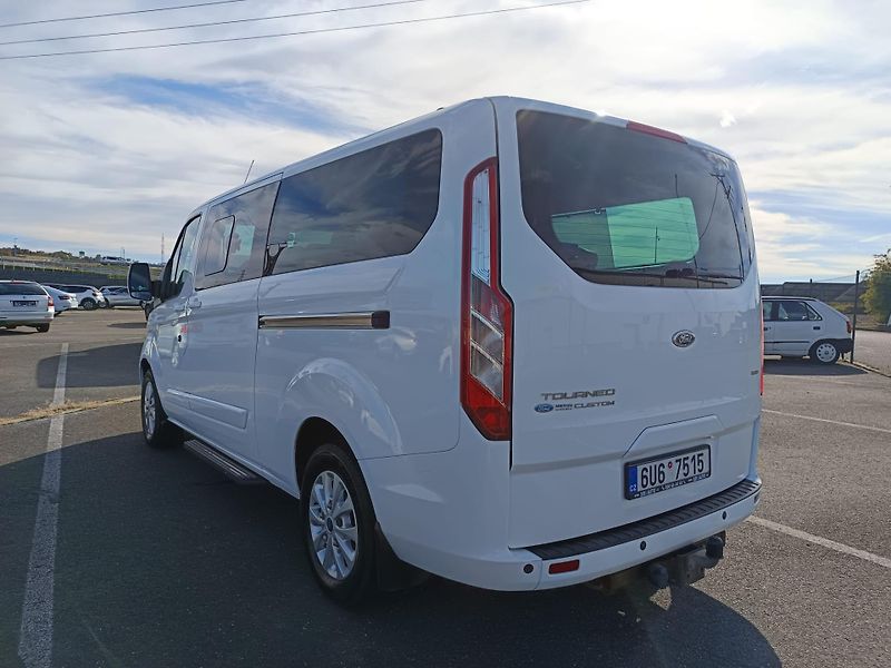 Ford Tourneo Custom (2013) - fotka 7 z 40