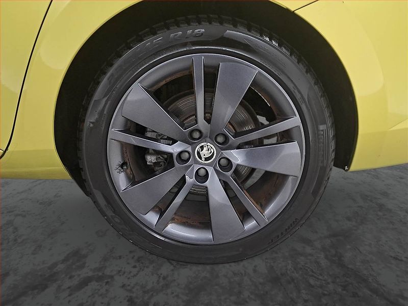 Škoda Superb (2017) Ambition Plus 2.0 TDI 4x4 - fotka 15 z 22
