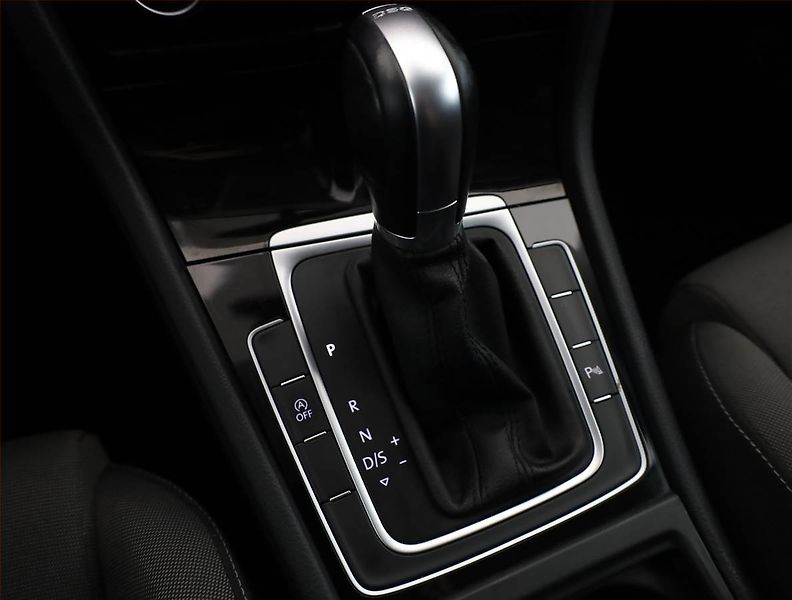 Volkswagen Golf (2019) 1.6 TDI, Automat, Tempomat - fotka 14 z 19