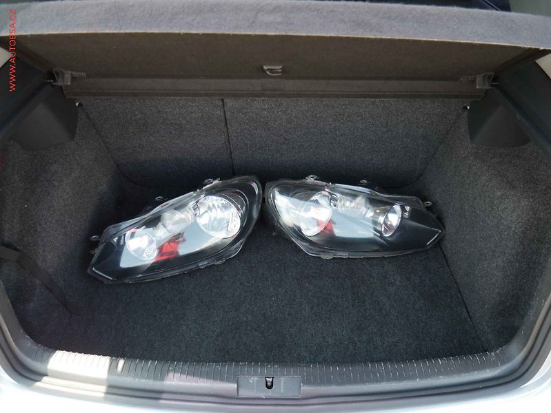 Volkswagen Golf (2011) 1.2 TSi, Trendline - fotka 7 z 16