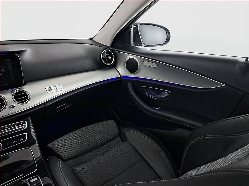Mercedes-Benz Třídy E (2016) E 220 d, Automat, Navi - fotka 8 z 23