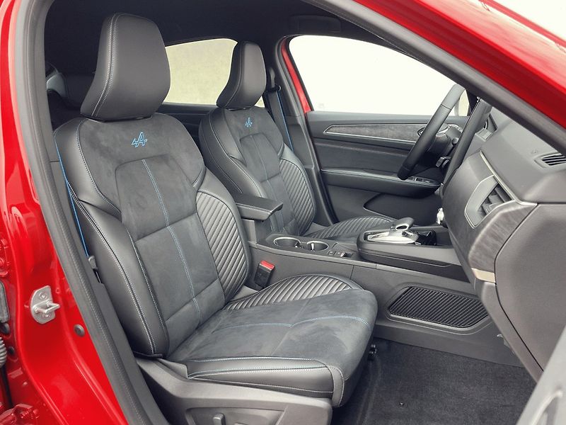 Renault Arkana (2026) Esprit Alpine E-Tech 145k - fotka 8 z 32
