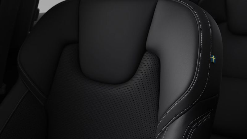 Volvo XC60 (2026) DARK B5 PLUS AWD,360° KAMERA - fotka 11 z 11