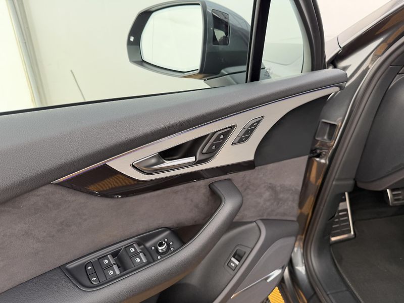 Audi Q7 3.0Tdi*200kw*CZ*DPH*S-Line* - fotka 10 z 47