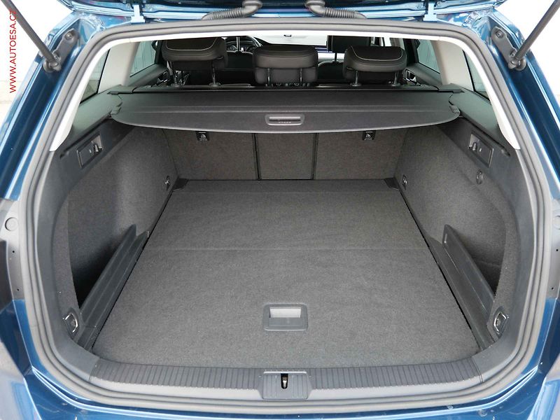 Volkswagen Passat (2019) 1.5 TSi, ČR, DSG - fotka 7 z 21