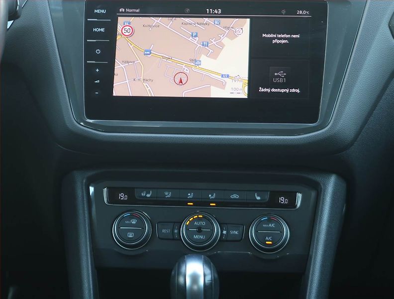 Volkswagen Tiguan Allspace (2020) R-Line 2.0 TDI, DSG,4X4 - fotka 12 z 26