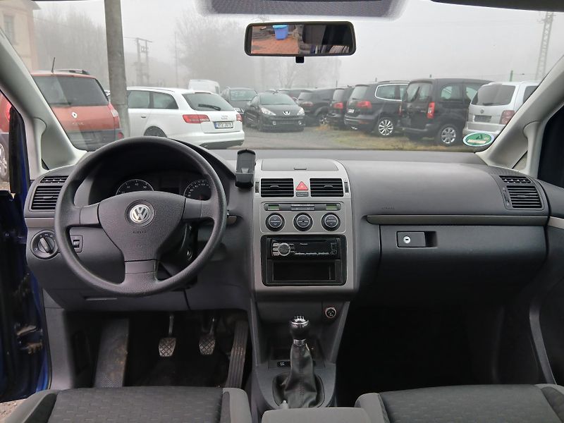 Volkswagen Touran 1.4 TSI - fotka 16 z 31