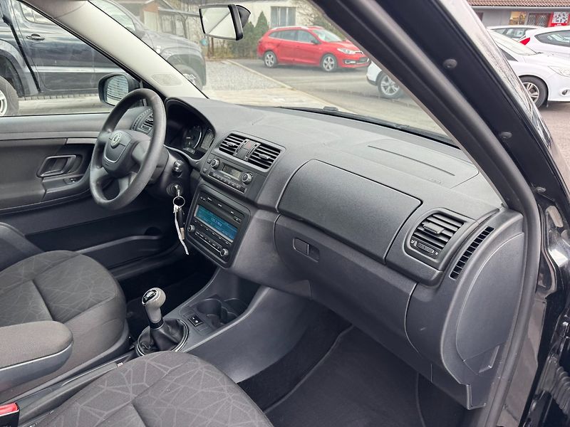 Škoda Fabia (2012) Family + 1.2 TSI 63kW - fotka 28 z 33