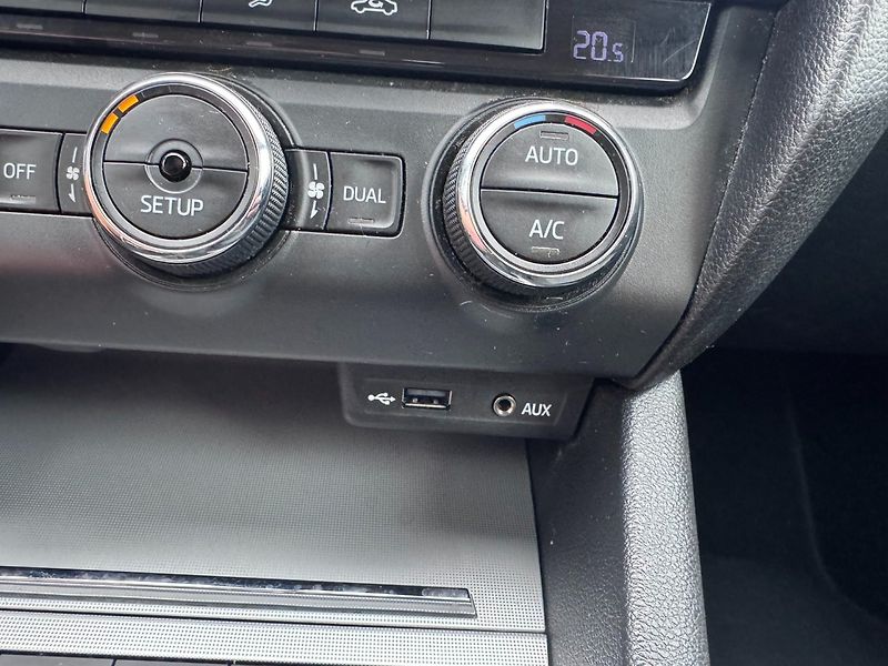 Škoda Octavia (2014) 1,6 TDI 77 KW STK - fotka 35 z 49