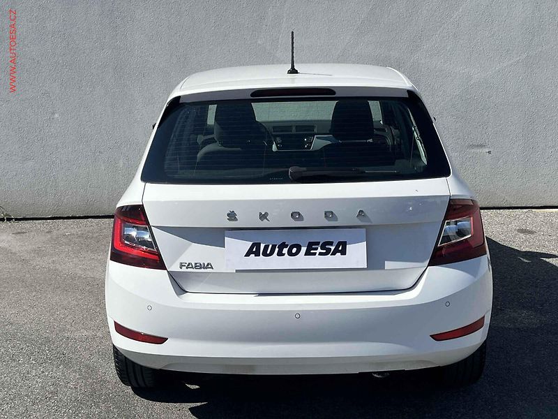 Škoda Fabia (2021) 1.0 TSi, 1.maj,ČR, Ambition - fotka 5 z 13