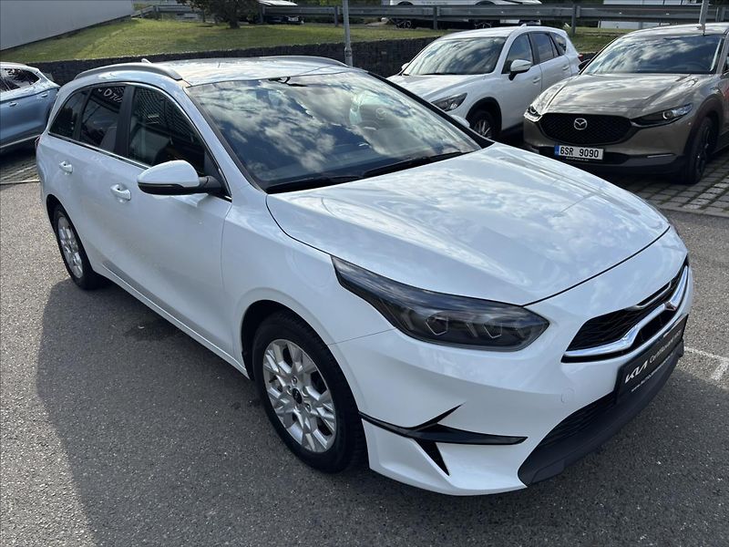 Kia Ceed 1,5 TGDi TOP ZÁRUKA CARPLAY - fotka 7 z 39
