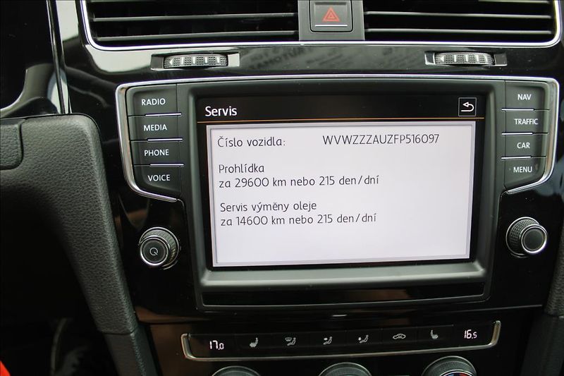 Volkswagen Golf 2,0 TDi  XENONY, AUTOMAT - fotka 26 z 29