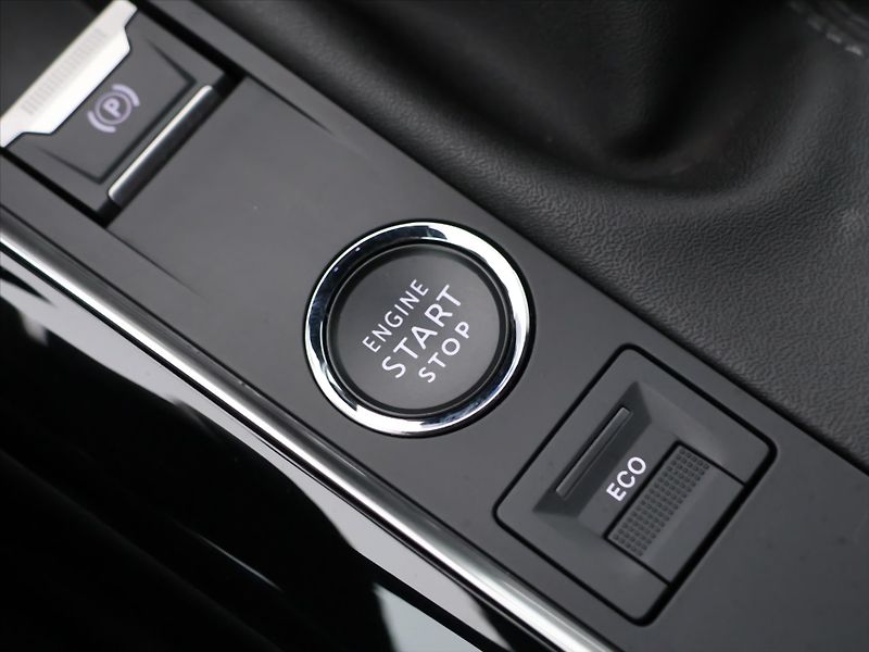 Peugeot 5008 1,2 PT 96kW Allure 7-Míst CZ - fotka 24 z 32