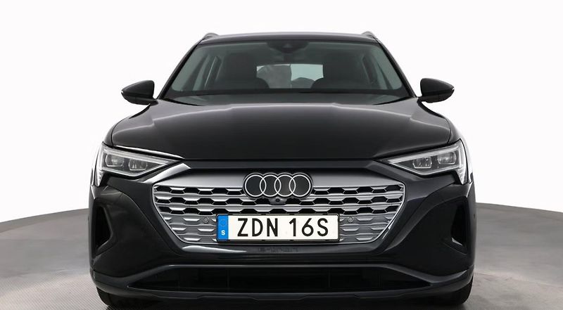 Audi Q8 e-tron 55 Q Kamera Tažné LED Vzduch - fotka 2 z 27