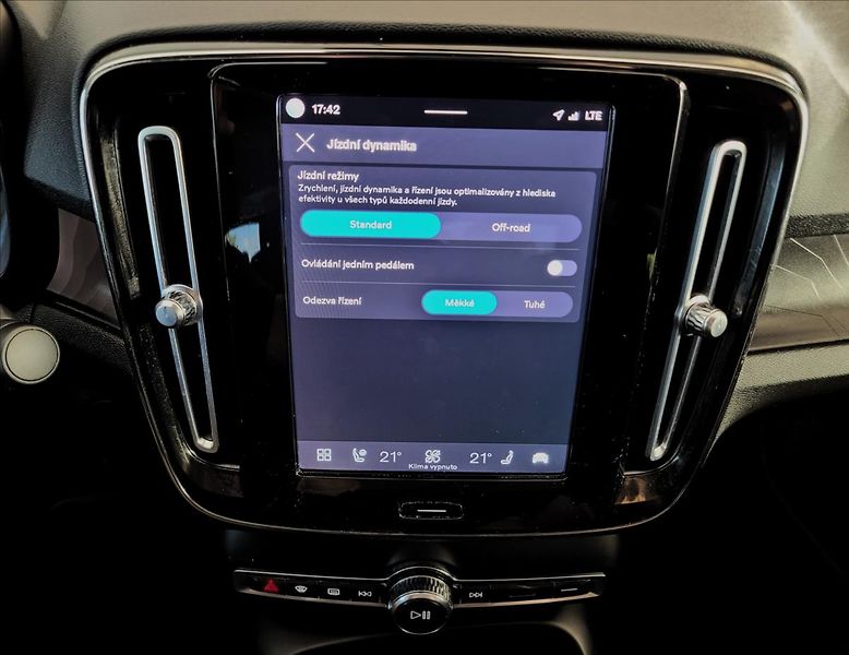 Volvo C40 0,0 Recharge Ultimate SOH 90,3 - fotka 31 z 50