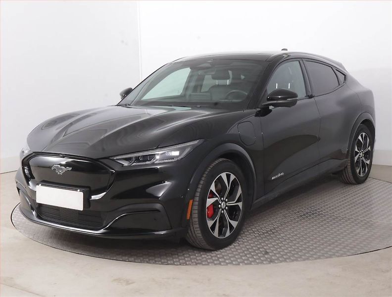 Ford Mustang Mach-E (2023) Standard Range AWD, SoH 94% - fotka 2 z 20