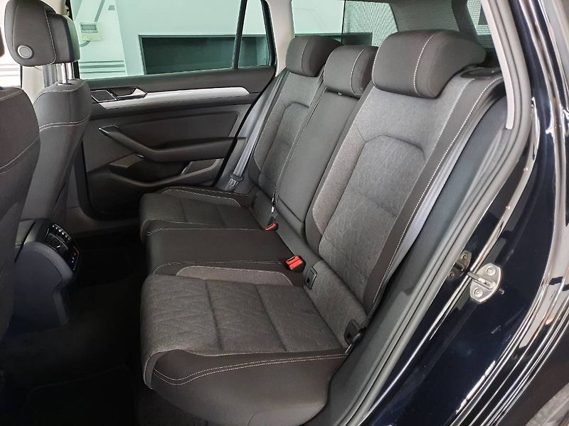 Volkswagen Passat Variant (2023) 2.0 TDI (110kW/150k) DSG, Busi - fotka 9 z 26