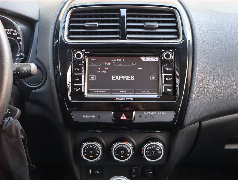 Mitsubishi ASX (2018) Invite 1.6 MIVEC, Serv.kniha - fotka 12 z 17