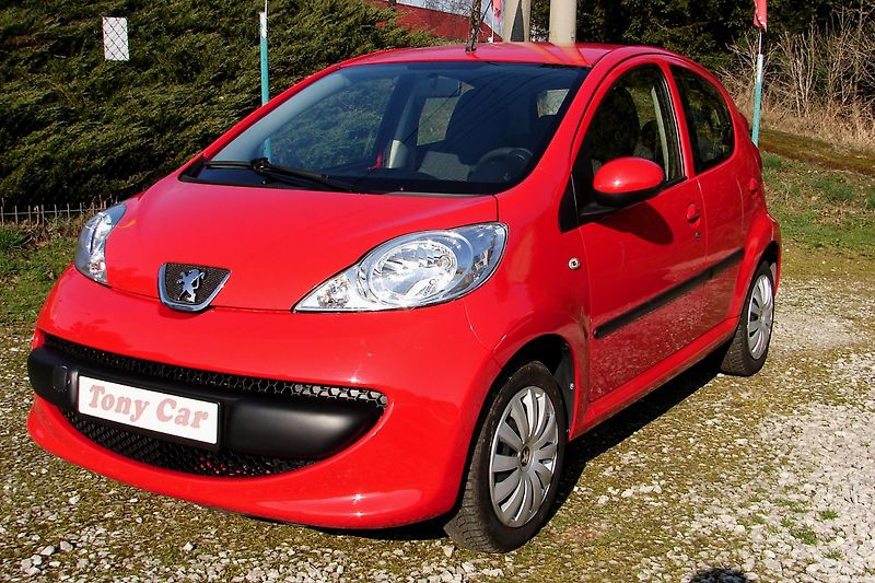 Peugeot 107 1.0i 68PS 5-dv. KLIMA-ZADÁNO! - fotka 2 z 31